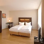 - Design 4* München