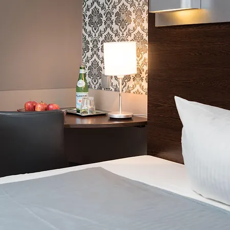 Hotel Munich Inn 4*