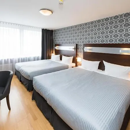 Hotel Munich Inn 4*