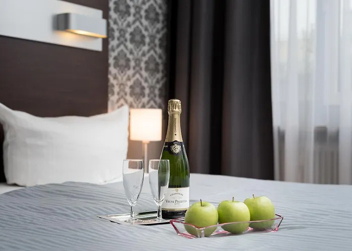 - Design Hotel